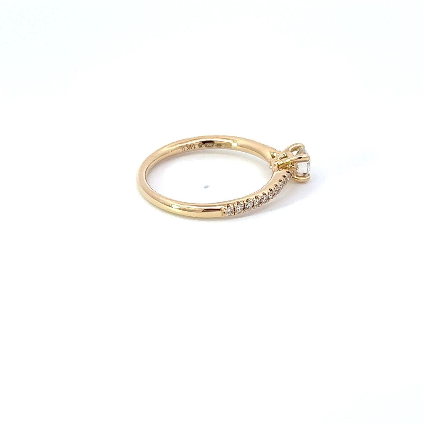 Ronde Briljante Verlovingsring met een Pavé Diamant