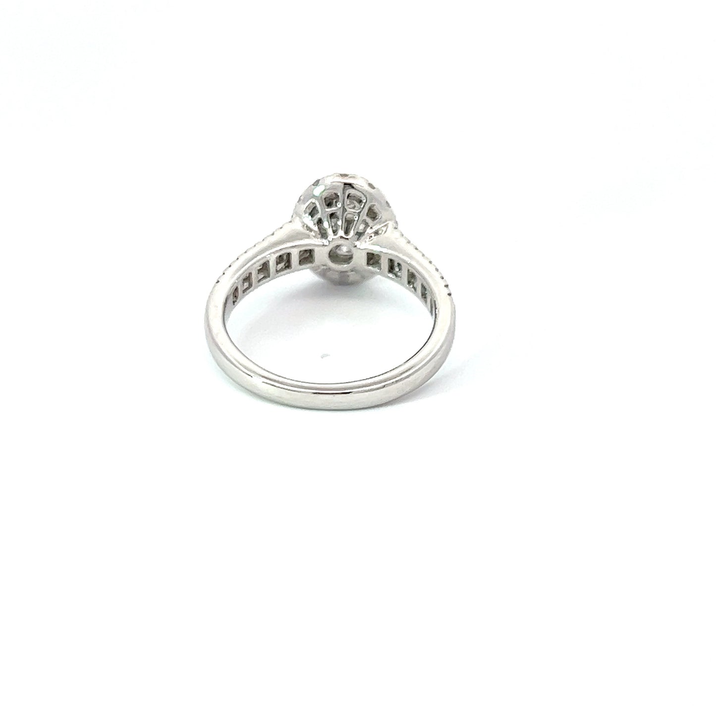 Halo Verlovingsring met een Diamanten Band